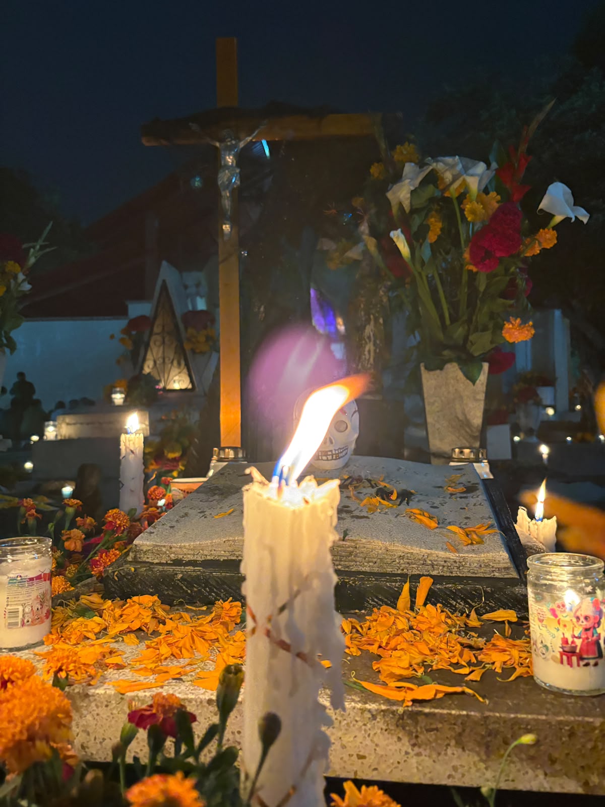 El Día de Muertos: Velada Mística en los Panteones de Xoxocotlán 4